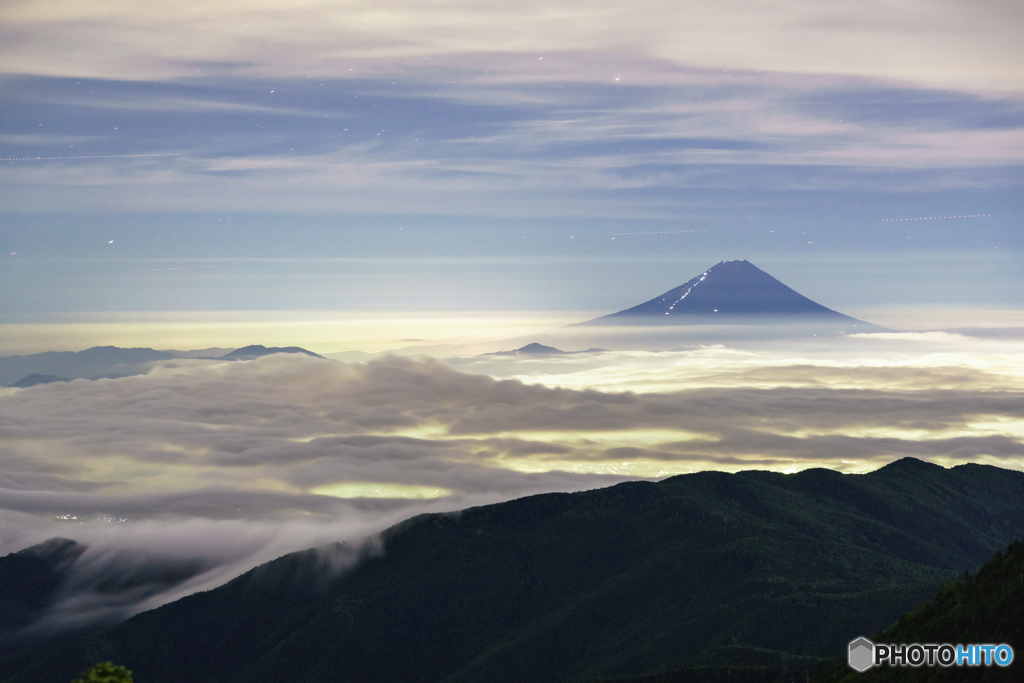 雲上の登山者