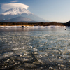 精進湖・氷結