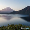 本栖湖の朝