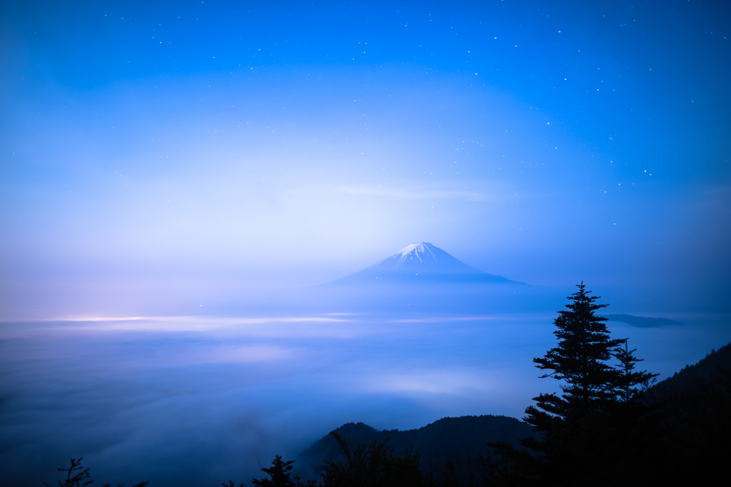 薄明に魅せられて