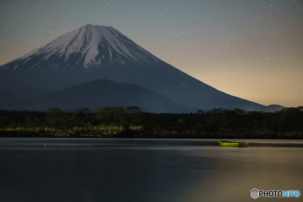真夜中の釣り人
