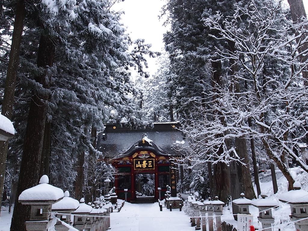 三峰神社４月１日