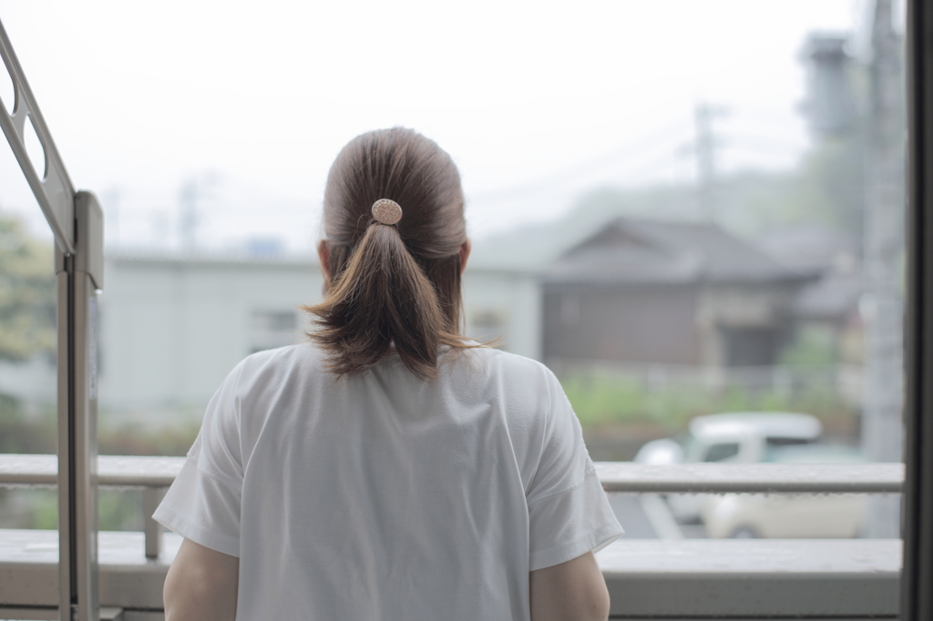 雨音と憂鬱な朝。