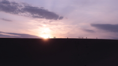 砂丘の夕日と人間模様 Ⅲ