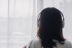 外は雨、心には穏やかな音楽を