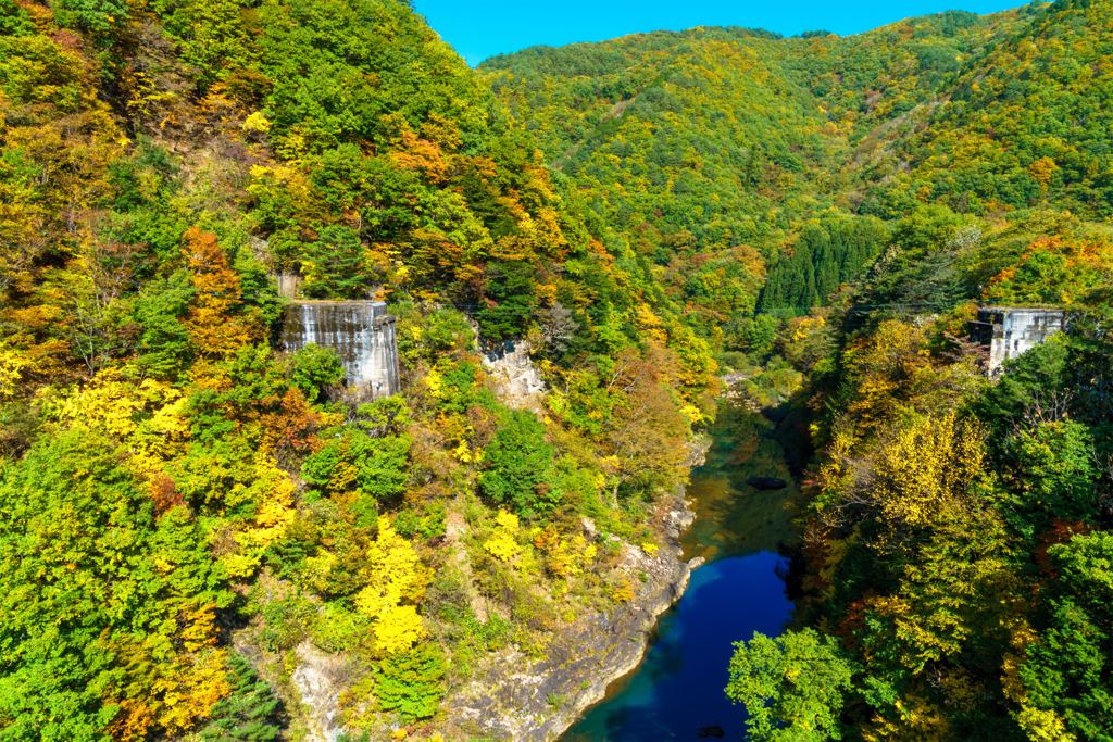 牧尾ダム王滝川渓谷の紅葉