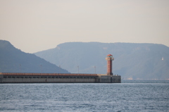 高松港玉藻防波堤　赤灯台