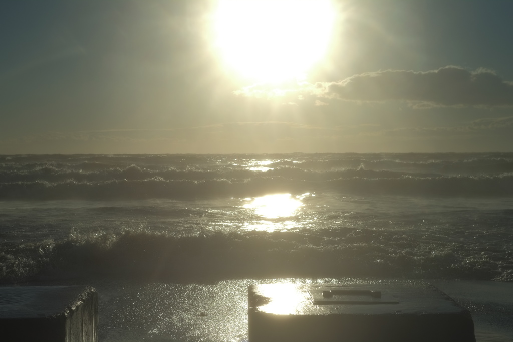 強風の湘南海岸3