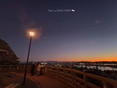 山形酒田市から夕景の月山を