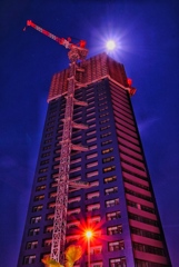 月明りと建築マンション照葉 
