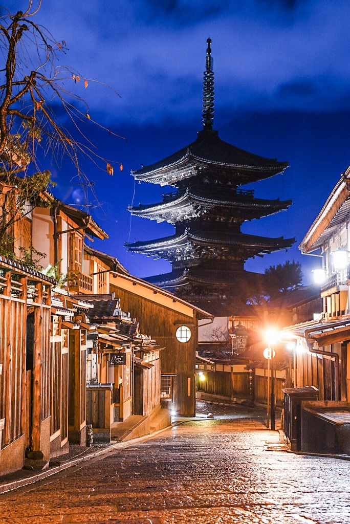縦構図の法観寺