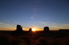Sunrise-Monument Valley