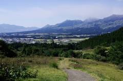 高森殿の杉がある丘からの風景