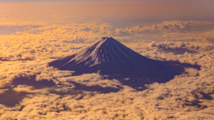 茜色の雲海と富士山