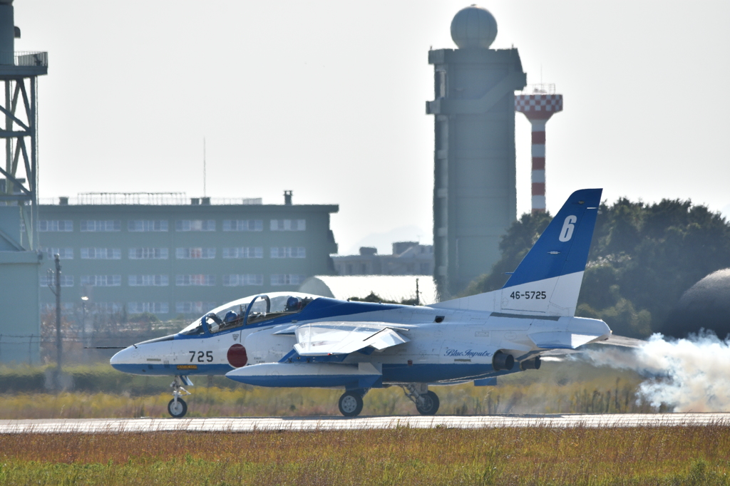 ブルーインパルス帰投