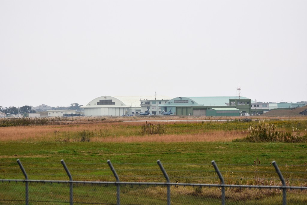 20151206築城基地　Ｆ－２Ａ支援戦闘機を遠目から・・・・。