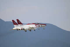 芦屋基地航空祭2016　Ｔ－４　レッドドルフィンの離陸