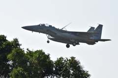築城基地2015　1023　Ｆ－１５ＤＪ着陸