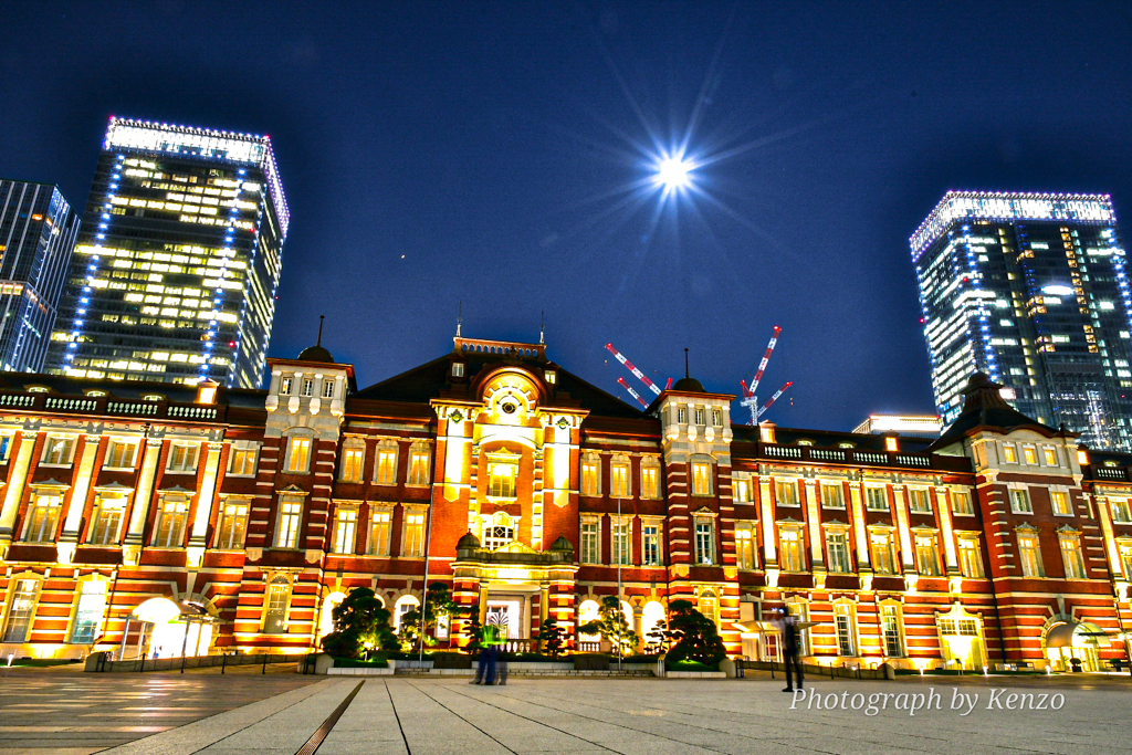 中秋の名月と東京駅