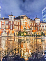 雨上がりの東京駅前広場