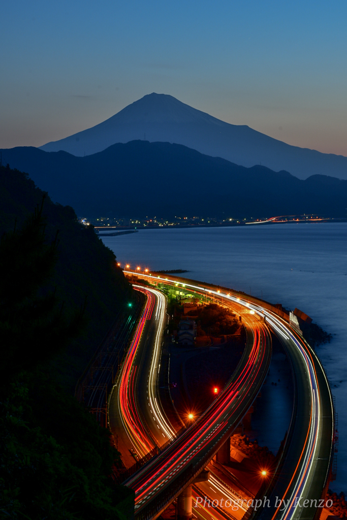 さった峠からの夜明け