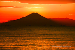 東京湾越の夕空と富士山～稲毛海浜公園～