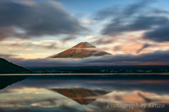 流れる雲と鏡リフレクション