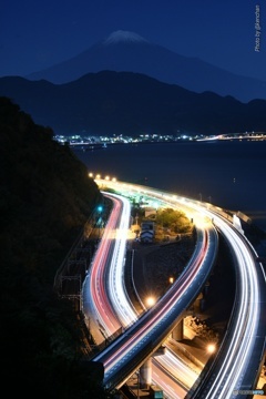 光跡と富士山
