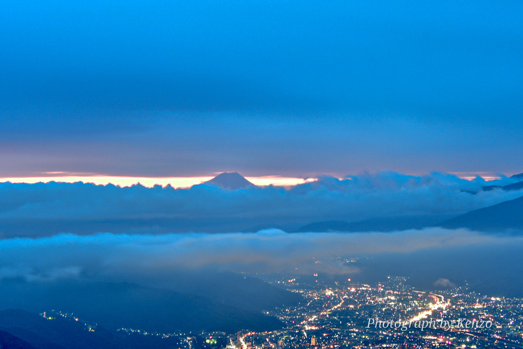 諏訪湖夜景と富士山～高ボッチ～