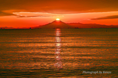 東京湾越のダイヤモンド富士～稲毛海浜公園～