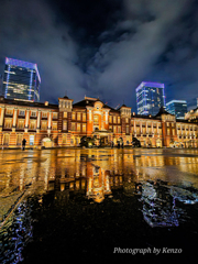 雨上がりの東京駅前広場