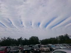 雲の切れ間から