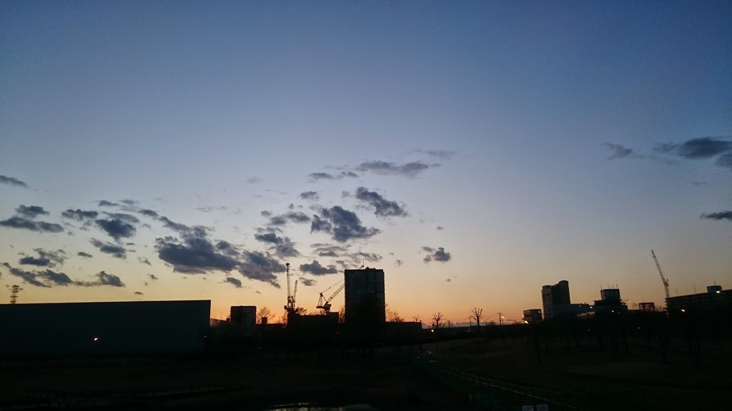 夕暮れの空と雲