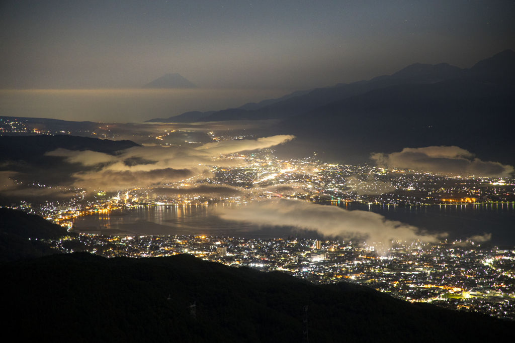 雲海流れる