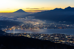 街と自然が混じり合う風景
