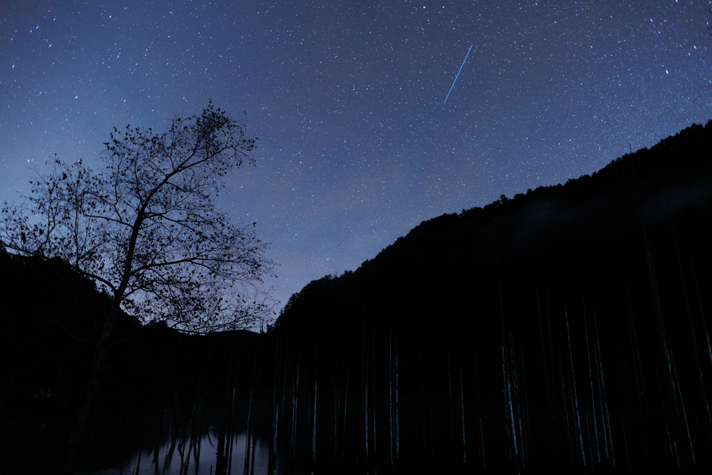 星空の自然湖