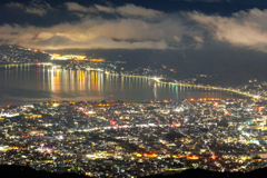 流れる雲の諏訪夜景