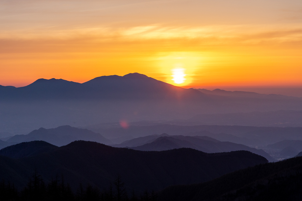 美ヶ原高原登る太陽