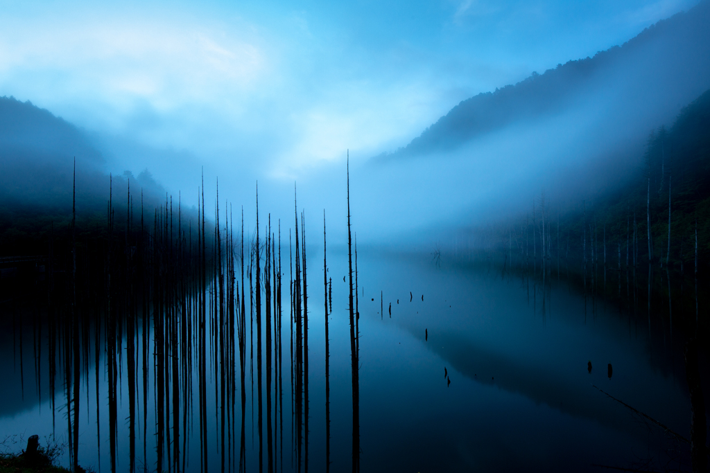 幻想の自然湖