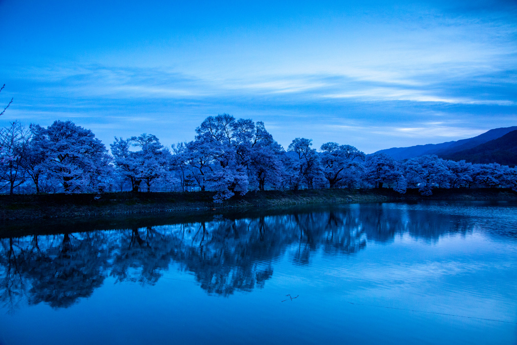 青い時間帯に by 信州Jin （ID：11687280） - 写真共有サイト:PHOTOHITO