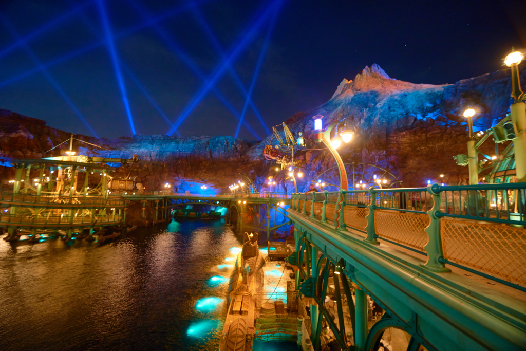 ＭＹＳＴＥＲＩＯＵＳ　ＩＳＬＡＮＤ