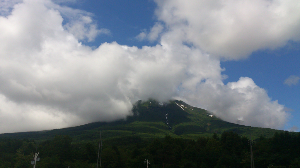 夏の岩木山