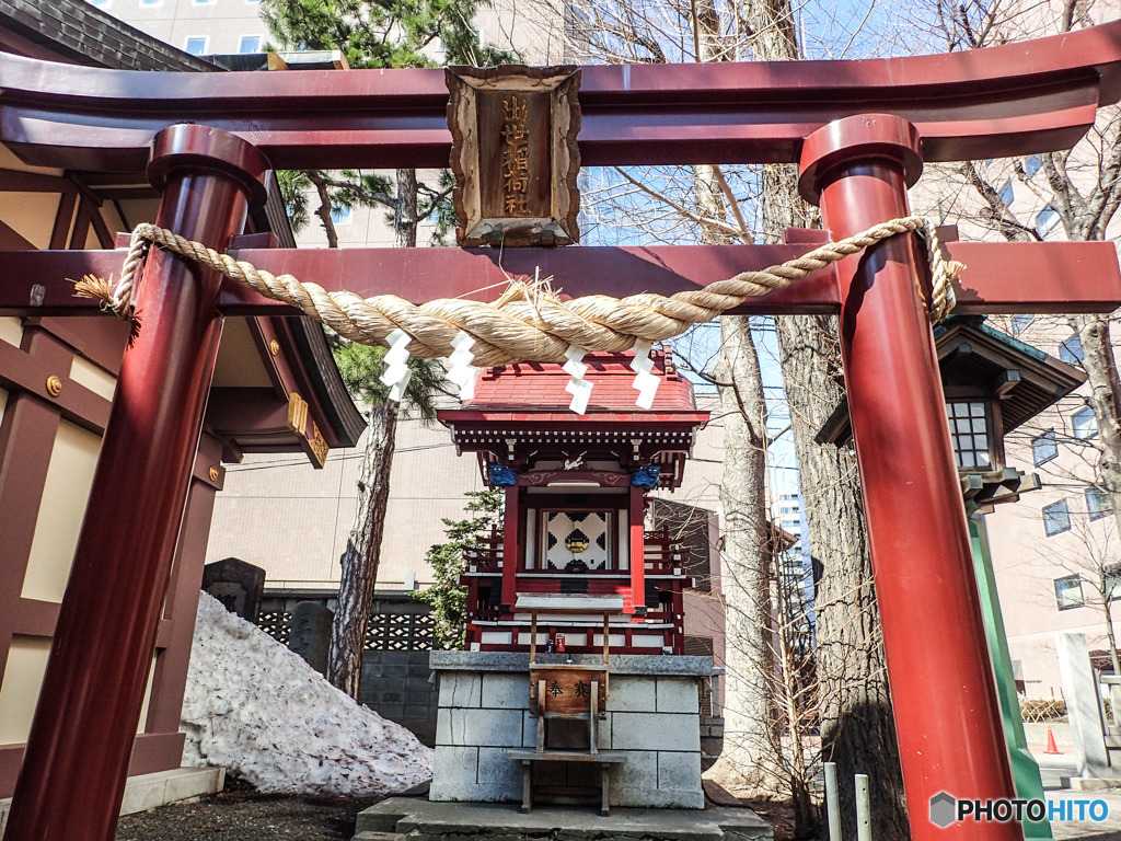 札幌三吉神社内にある出世稲荷