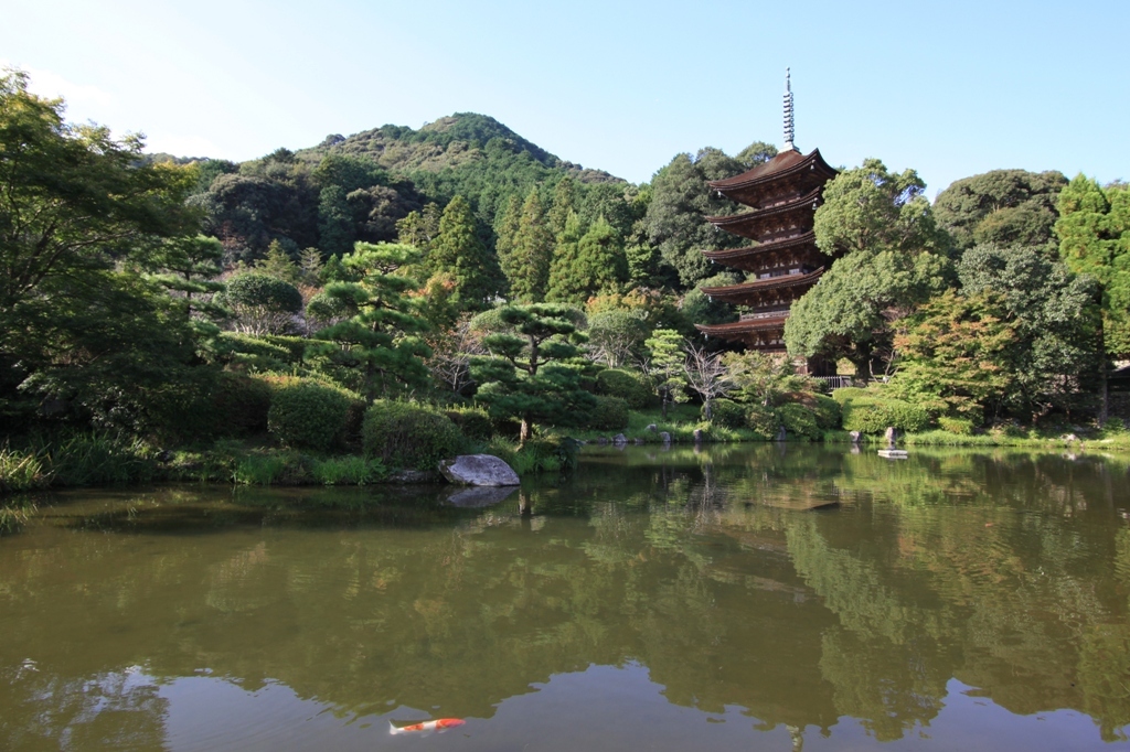 初秋の五重塔