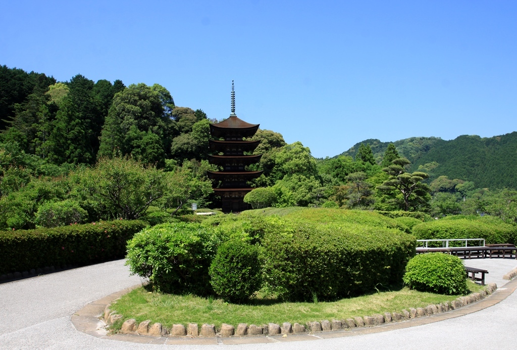 瑠璃光寺五重塔