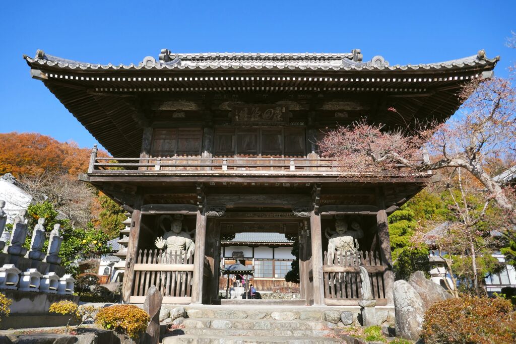 寄居町　正龍寺　山門