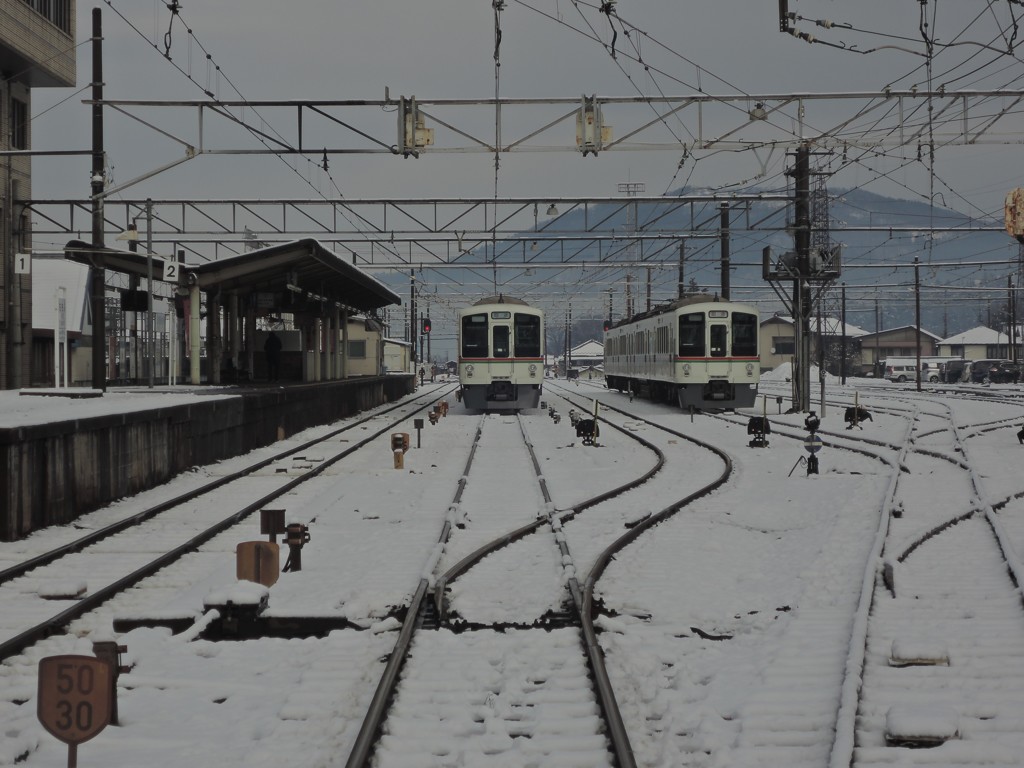 雪の秩父駅