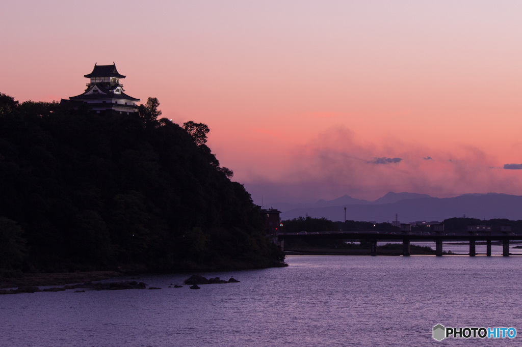 川面の城