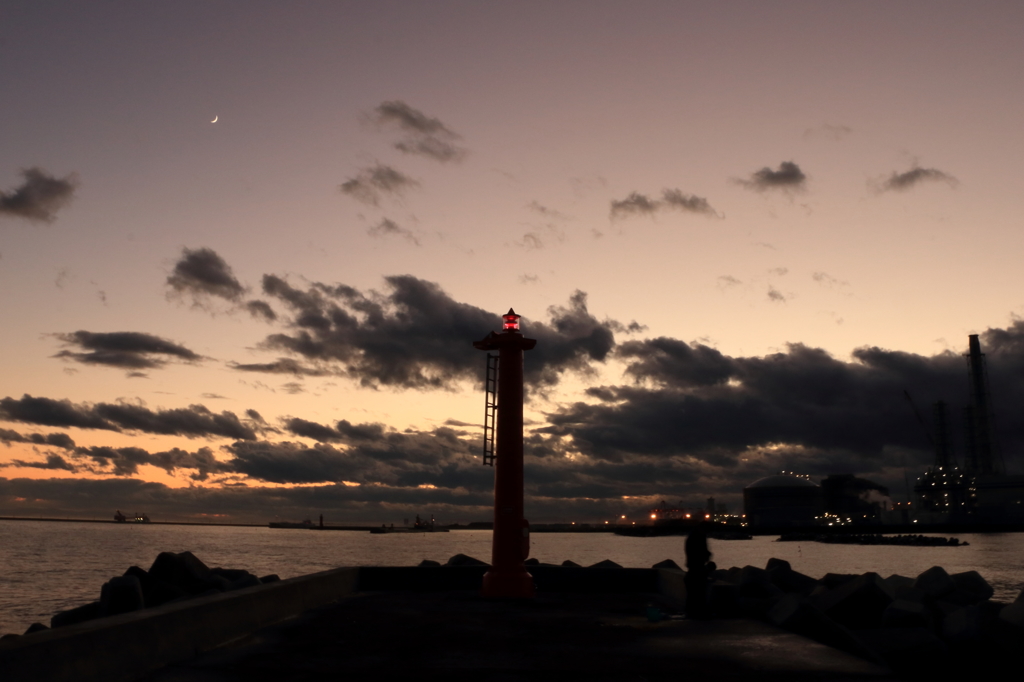 夕焼けの灯台