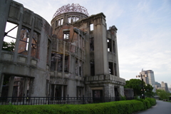 静かにその場に立って